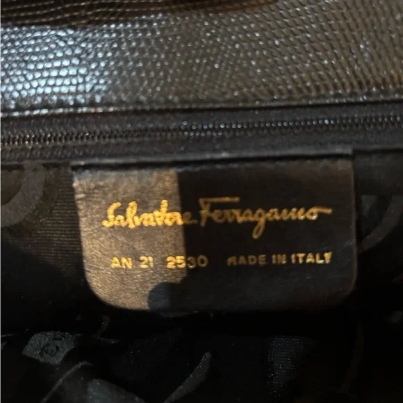 Salvatore Ferragamo Vala Vintage Black pebble Leather Tote Bag - Picture 2 of 11